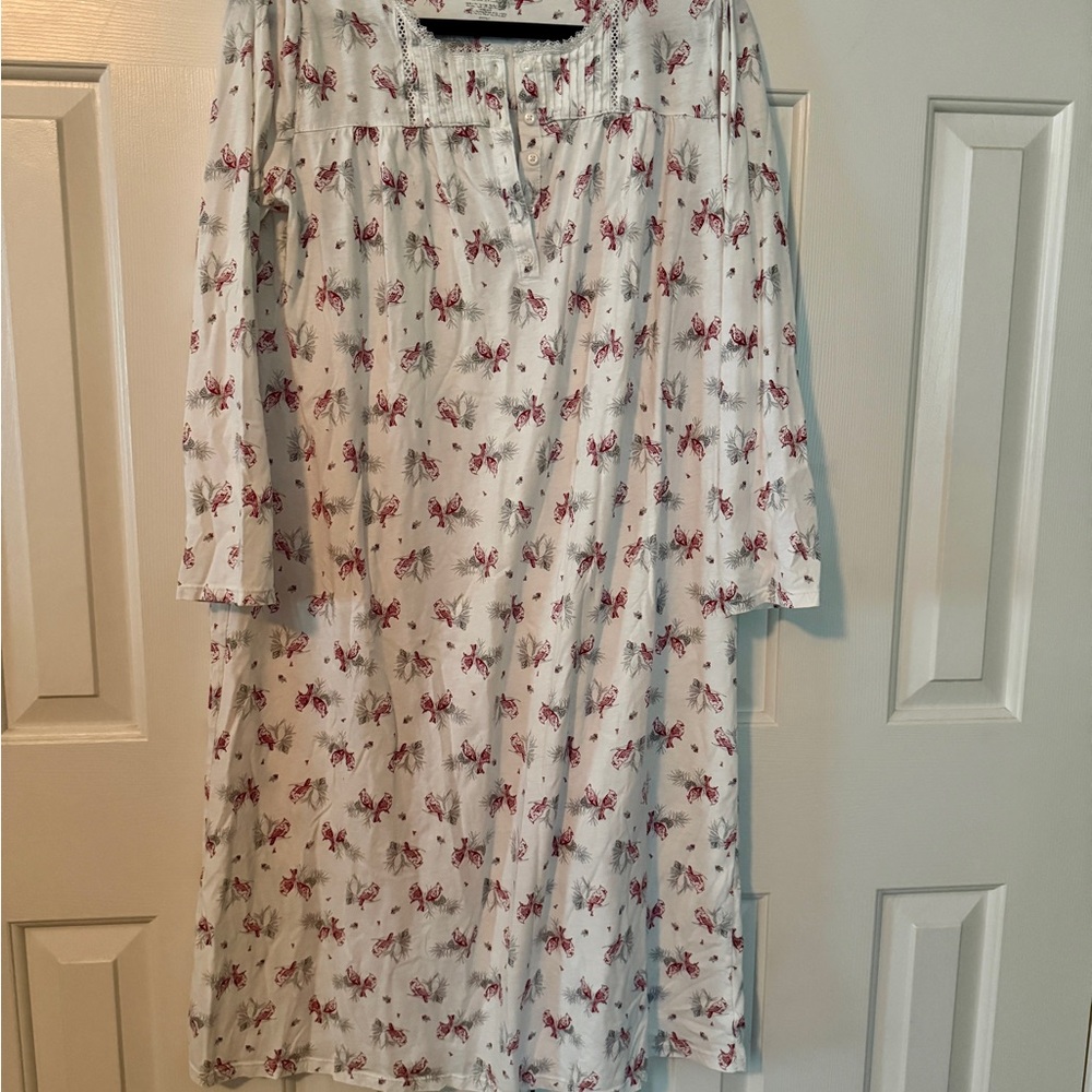 Croft & Barrow Long Sleeve Nightgown Size M Cardinals & Evergreens Cottage Core